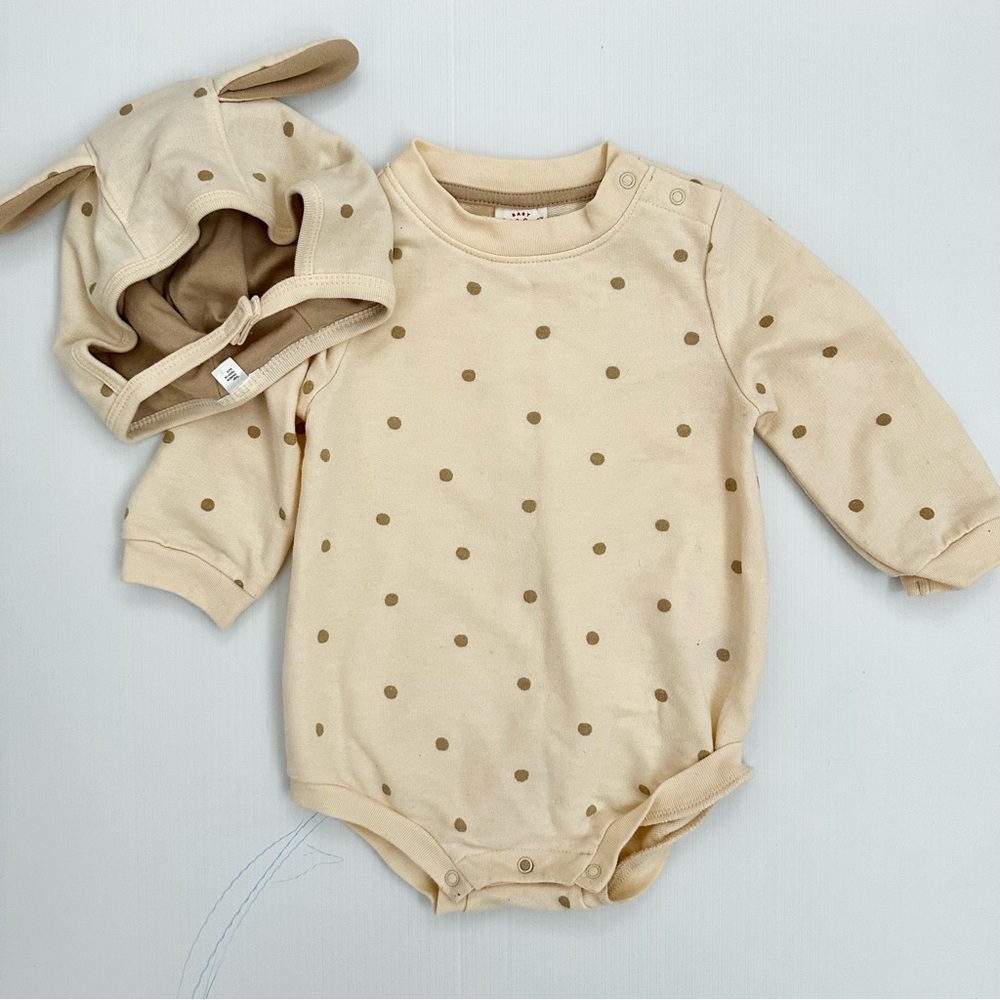 Cat & Jack Cream and Gold Polka Dot Bodysuit with Hat